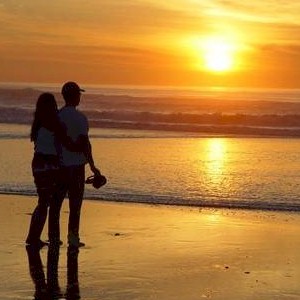 ask her to go on vacation together